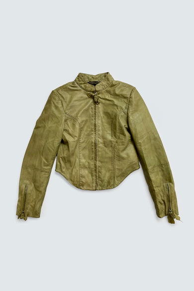 Olivegreen letherjacket featuring a mandarin collar and zippers in front and the cuffs